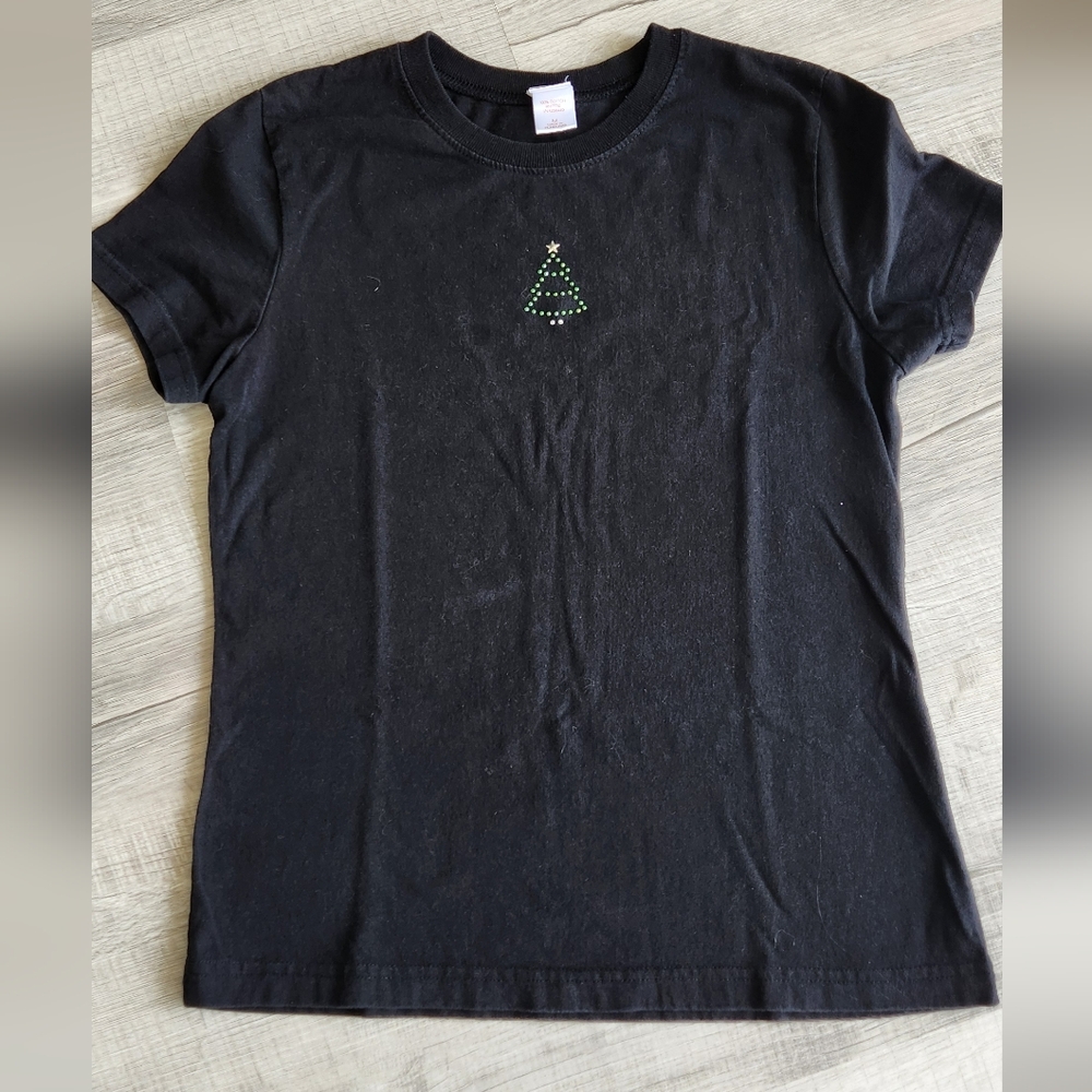 Black Christmas tree t-shirt